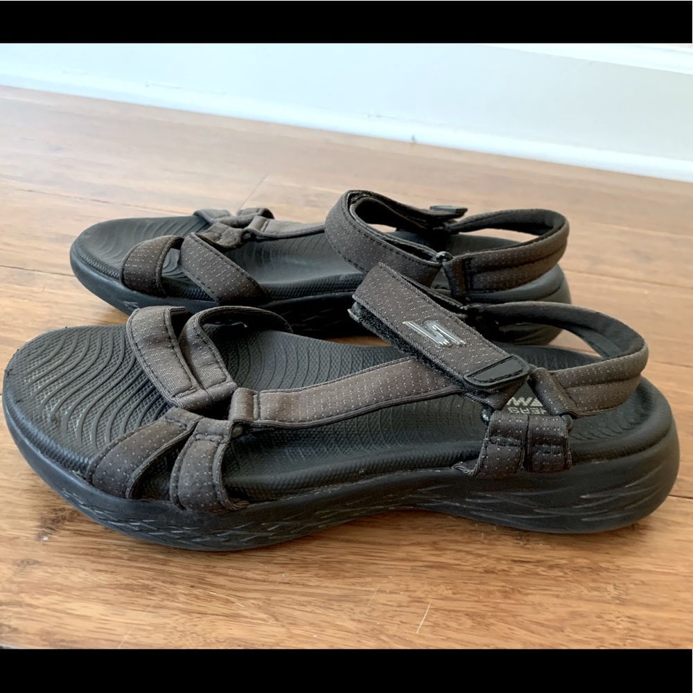 Sketchers sandals